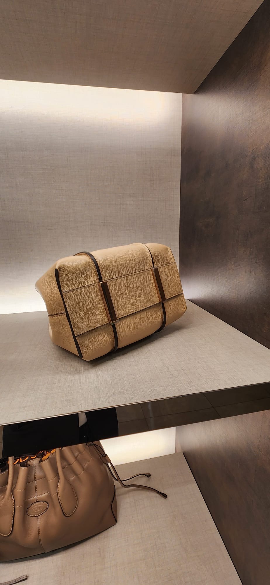 Tod's T Timeless Mini Shopping Bag. - Image 4