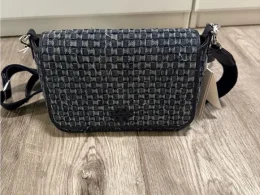 blue-crossbody-bag-with-sophisticated-design